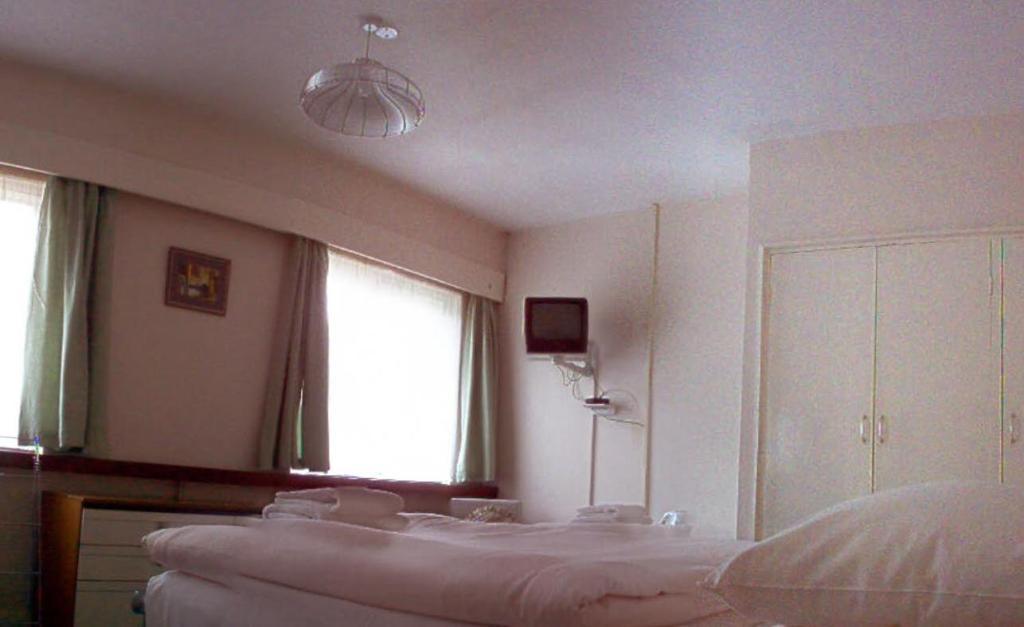 Tekels Park Guest House Camberley Kamer foto