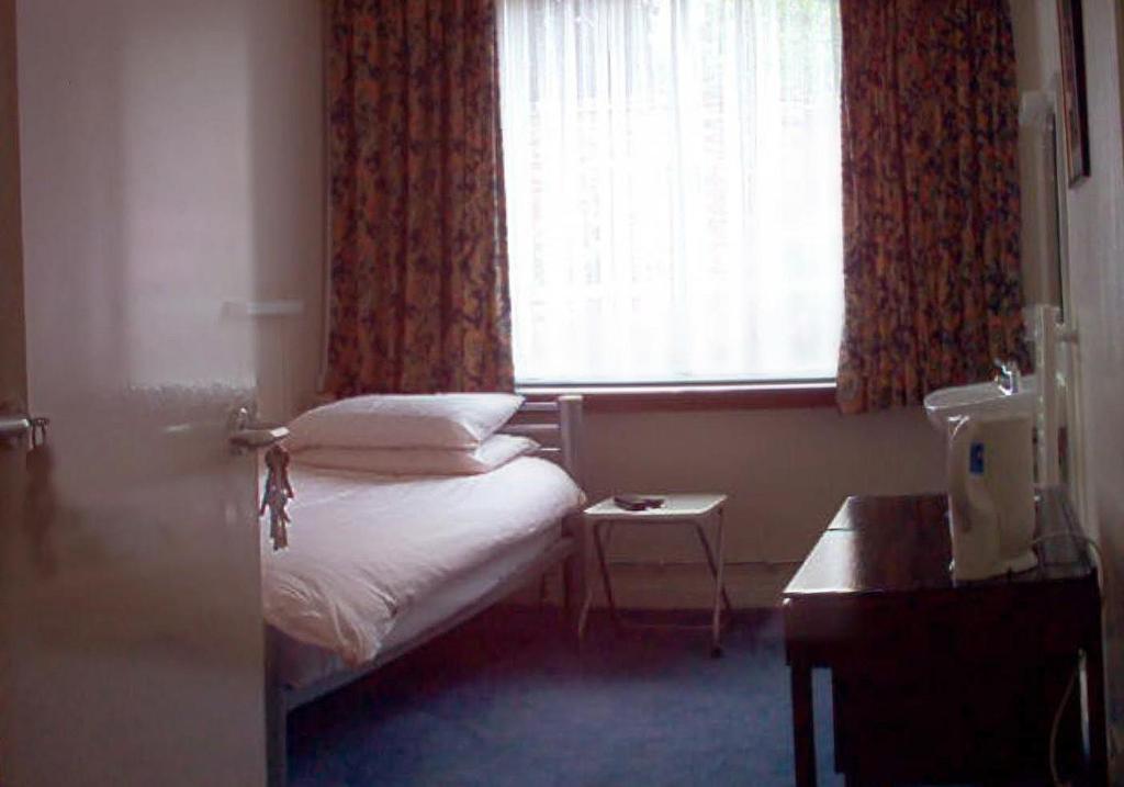 Tekels Park Guest House Camberley Kamer foto