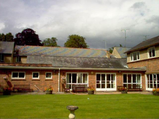 Tekels Park Guest House Camberley Buitenkant foto