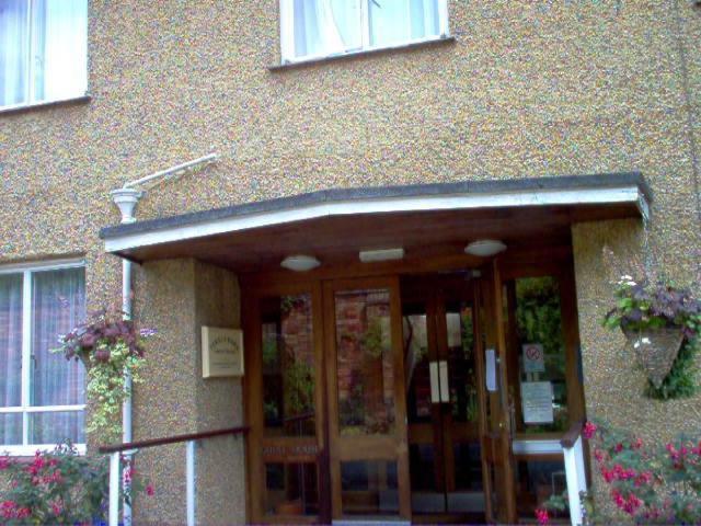 Tekels Park Guest House Camberley Buitenkant foto